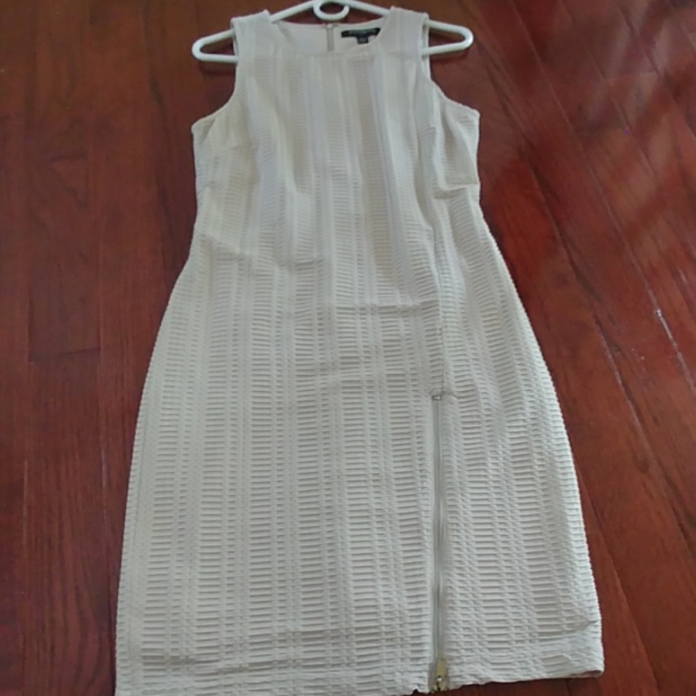 Dress - Picture 5 of 6